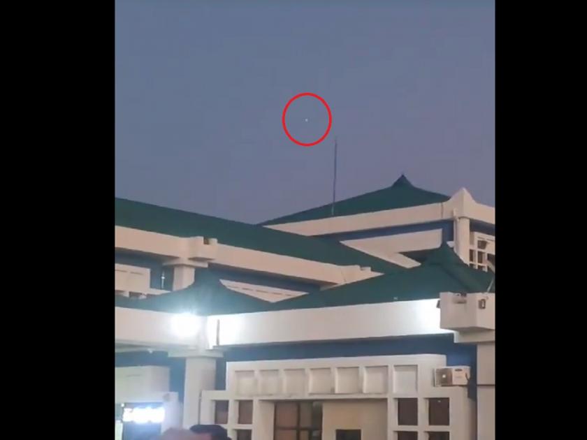 UFO sighted near Imphal airport, Air Force dispatches 2 Rafale jets; VIDEO VIRAL | इम्फाळ विमानतळाजवळ दिसले UFO, हवाई दलाने पाठवले 2 राफेल जेट; VIDEO व्हायरल...