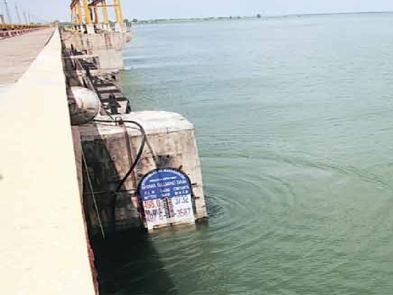 35% water stock in Ujani dam | उजनी धरणात ३५ टक्के पाणीसाठा शिल्लक 
