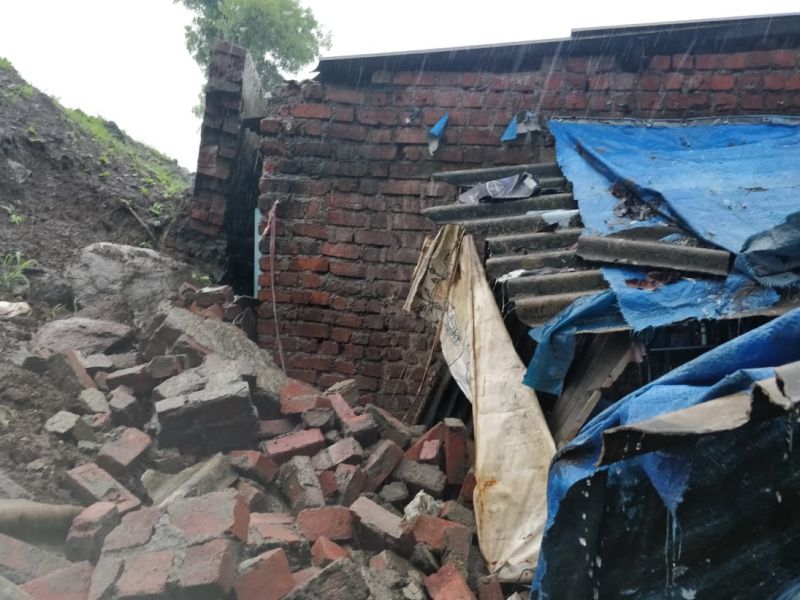 15-year-old boy dies in wall collapse, two injured in Ulhasnagar wall | उल्हासनगरात मलनिस्सारण केंद्राची भिंत कोसळून 15 वर्षांच्या मुलाचा मृत्यू, तर दोन जण जखमी