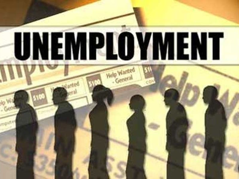 Unemployment rate will rise at 7.6 percent, PM Modi's headache | बेरोजगारीचा दर ७.६ टक्क्यांवर, पंतप्रधान मोदींची डोकेदुखी वाढणार