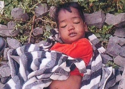 Sensation in Nagpur : The dead body of a child found near the railway track | नागपुरात खळबळ : रेल्वे रुळाजवळ आढळला अनोळखी चिमुकल्याचा मृतदेह