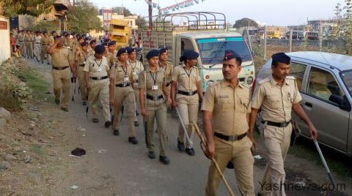 ' 'All Out' campaign in Nagpur by Police to crack down on criminals | गुन्हेगारांची नांगी ठेचण्यासाठी नागपुरात पाेलिसांचे 'ऑलआऊट' अभियान 