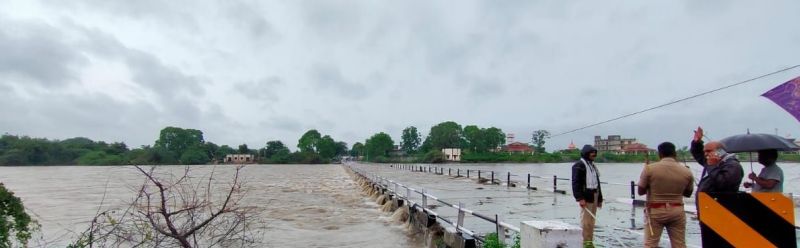 Wardha river flooded; Arvi-Amravati route closed | वर्धा नदीचे पात्र फुगले; आर्वी-अमरावती मार्ग बंद