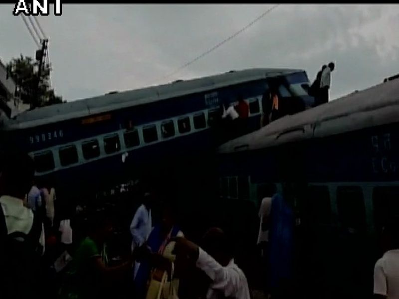 Express trains collapses in Puri-Hari, 20 injured in road accidents | उत्तर प्रदेशात पुरी-उत्कल एक्स्प्रेसचे डबे घसरले, 23 जणांचा मृत्यू