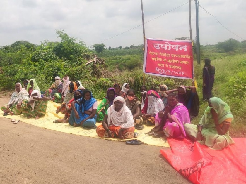 Women start hunger strike on Uma river for drinking water | पिण्याच्या पाण्यासाठी महिलांचे उमा नदीकाठी उपोषण सुरू
