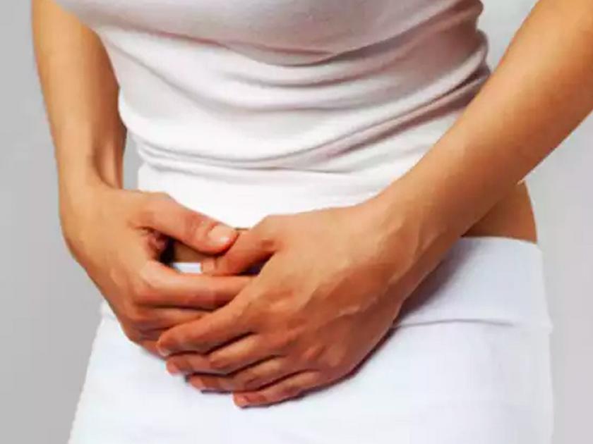 urine infection symptoms and reasons in female and men | महिला असो वा पुरूष लघवी करताना वेदना, जळजळ होण्याची 'ही' असतात कारणे!