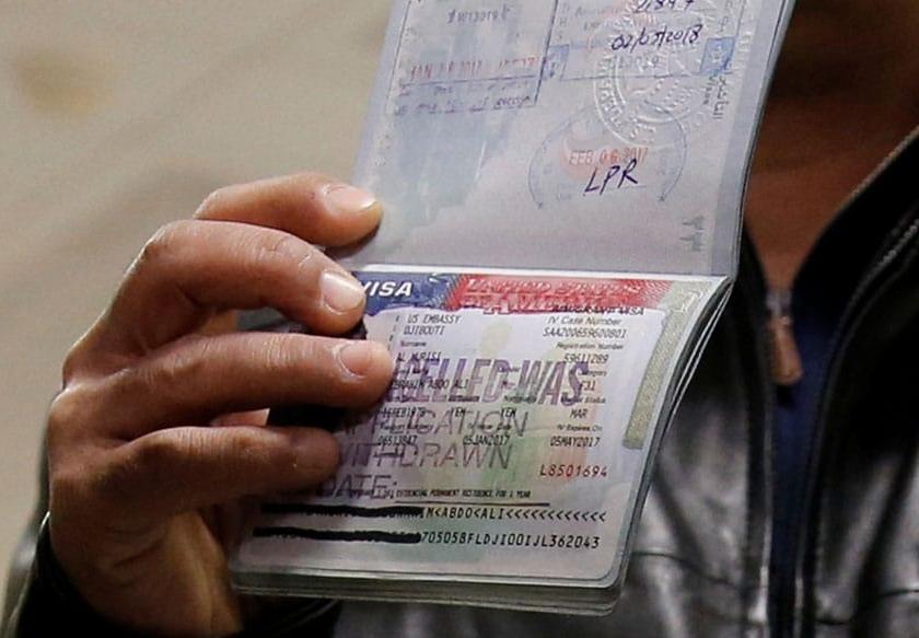 How to reduce the wait for US visa? | अमेरिकी व्हिसाची प्रतीक्षा कशी कमी हाेणार? 