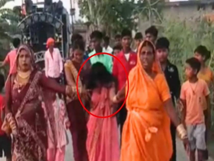   In Uttar Pradesh's Ballia, an angry girlfriend committed an acid attack after her boyfriend married another girl | प्रेम माझ्याशी अन् लग्न दुसरीशी; प्रेयसी संतापली, प्रियकराच्या लग्नात घातला एकच राडा!