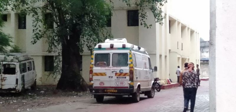 Death of patient in oxygen-deprived ambulance; Incidents in Gondia district | ऑक्सिजनअभावी रुग्णवाहिकेत रूग्णाचा मृत्यू; गोंदिया जिल्ह्यातील घटना