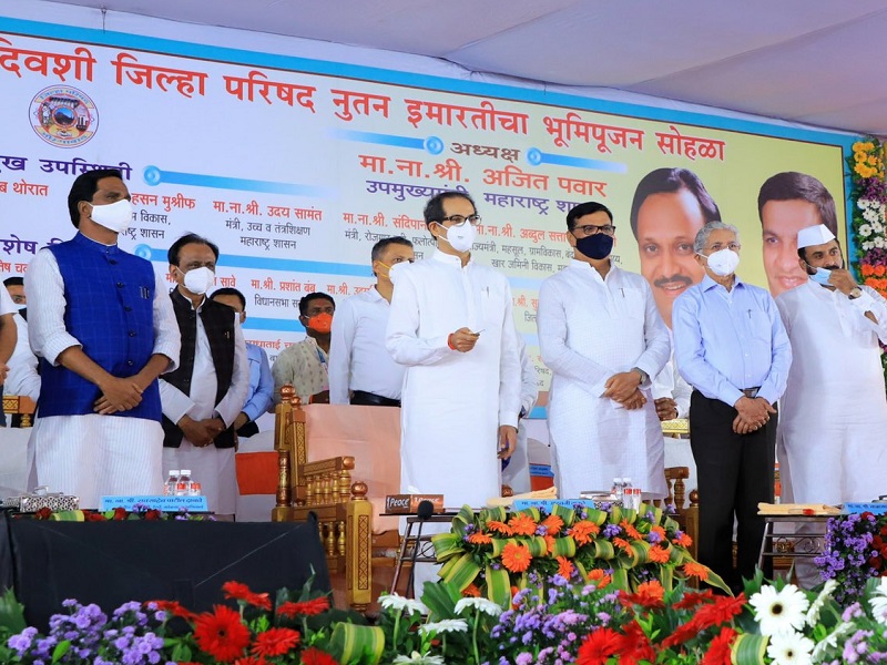 Various announcements of the Chief Minister uddhav thackeray for Marathwada including Santpeeth and Solar Energy Project | संतपीठ आणि सौरऊर्जा प्रकल्पासह मराठवाड्यासाठी मुख्यमंत्र्याच्या विविध घोषणा