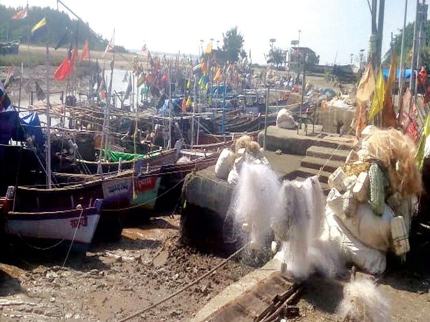  Ain Diwali Shukshukat at Fish Market; The recession hit | ऐन दिवाळीत मच्छीबाजारात शुकशुकाट; मंदीचा फटका