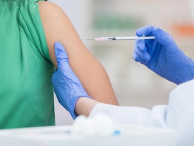 Corona Vaccination: Re-vaccination in 62 private hospitals from today | Corona Vaccination : आजपासून ६२ खासगी रुग्णालयांत पुन्हा लसीकरण