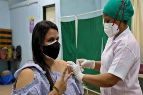the second dose 11 lakh citizens left in the pune district | Pune Vaccination: लस 'न घेणे' ठरू शकते घातक; जिल्ह्यात ११ लाख नागरिकांचा दुसरा डोस बाकी