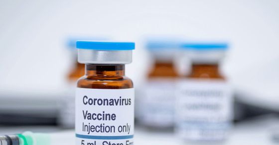 Serum vaccine will be available in India for Rs 225 | देशवासीयांना २२५ रुपयांत मिळणार कोरोनावरील लस, सीरमने केलं जाहीर