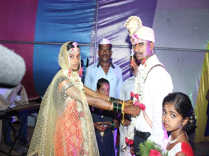 Launch of the Lokmat Sakhi Forum: Chatra lost, the bride Shubhamangal | लोकमत सखी मंचचा पुढाकार : छत्र हरवलेल्या वधूचं शुभमंगल