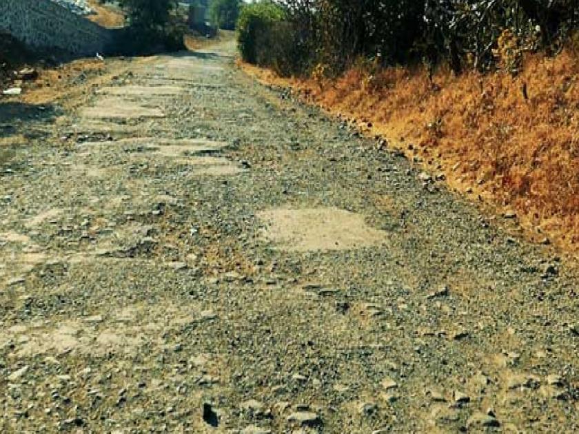 The sarpanch issued a warning about the road work at Wagde on the highway in Kankavali taluka | Sindhudurg News: ..अन्यथा ग्रामस्थांसह आमरण उपोषण करणार, वागदेच्या सरपंचांचा इशारा