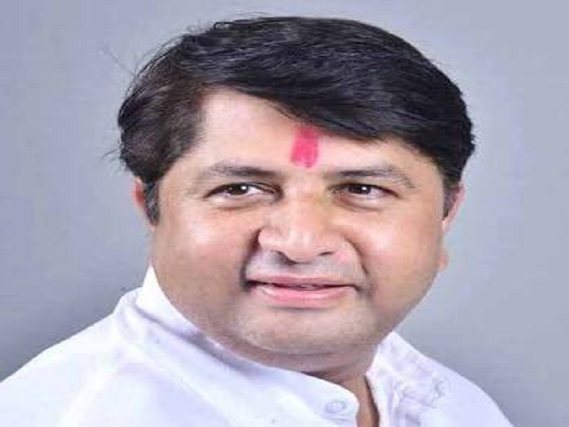 MLA Vaibhav pichad in BJP, Akole NCP suppoters resign | राष्ट्रवादीला धक्का : आमदार वैभव पिचड होणार भाजपवासी, अकोलेत पदाधिका-यांचे राजीनामे