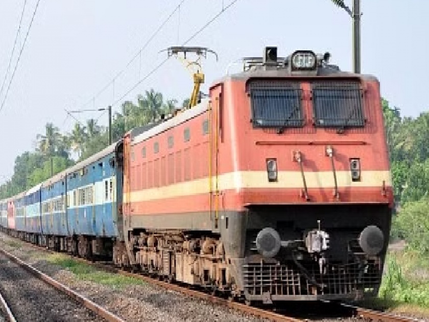 Will Kolhapur-Vaibhavwadi railway line get green signal?, Konkan Railway meeting to be held in Goa on Wednesday | कोल्हापूर-वैभववाडी रेल्वे मार्गाला ग्रीन सिग्नल मिळणार का?, 'कोकण रेल्वे'ची बुधवारी गोव्यात होणार बैठक