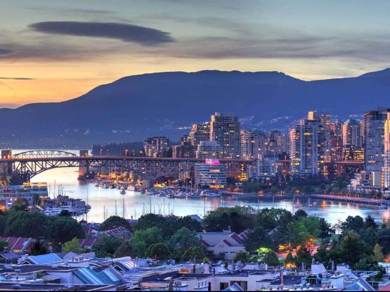 Must visit tourist place Vancouver | फरहान आणि शिबानी इथे करताहेत सुट्टी एन्जॉय, जाणून घ्या ठिकाणाच्या खास गोष्टी!