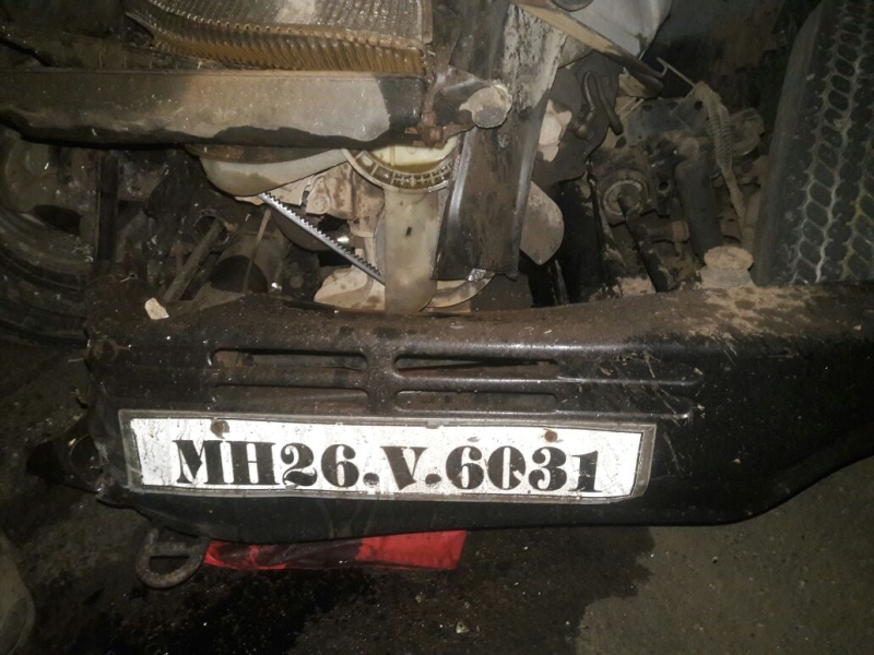 Accident in train on Dikshitbha road in Nagpur; Four people killed on the spot | नागपुरातील दीक्षाभूमीवर जाणाऱ्या गाडीला अपघात; चार जण जागीच ठार