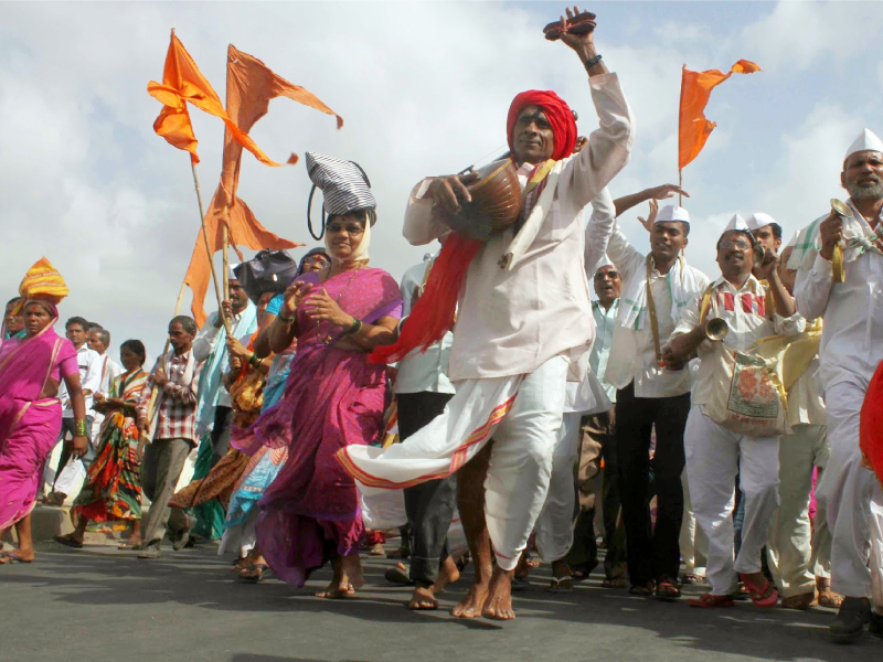 What is love, says Sant Sena Maharaj | प्रेम म्हणजे काय, सांगताहेत संत सेना महाराज