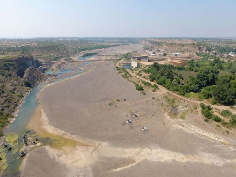 The work of the Varakhade-Londhe dam in Chalisgaon taluka will start in December | चाळीसगाव तालुक्यातील वरखेडे - लोंढे धरणाच्या काँक्रिटीकरणाचे काम डिसेंबर मध्ये सुरु होणार