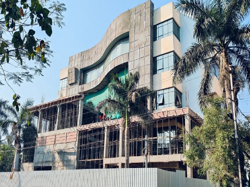 The building of Vasantdada Bank in Sangli is behind the curtain of time, weathered by financial scams | सांगलीतील वसंतदादा बँकेची देखणी इमारत काळाच्या पडद्याआड, आर्थिक घोटाळ्यांमुळे वाताहत