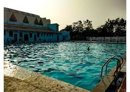 Vasant Desai swimming pool close again due to technical reasons! | तांत्रिक कारणामुळे वसंत देसाई तरणतलाव पुन्हा बंद!