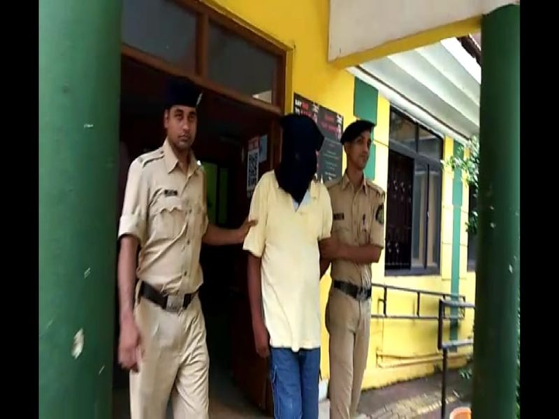 A taxi driver was arrested in connection with kidnapping and rape | अपहरण व बलात्कार केल्याप्रकरणी टॅक्सी चालकाला अटक