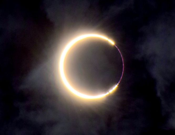 Solar Eclipse 2020 ends ...! Purify the house according to the scriptures; this way | Solar Eclipse : ग्रहण संपताच...! शास्त्रानुसार करा घराची शुद्धी; हे आहेत सोपे उपाय