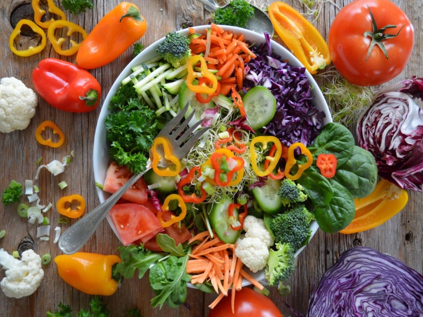 Vegetarian people have the highest risk of stroke | शाकाहारी लोकांमध्ये हृदयरोगाचा धोका कमी पण 'या' आजाराचा धोका अधिक