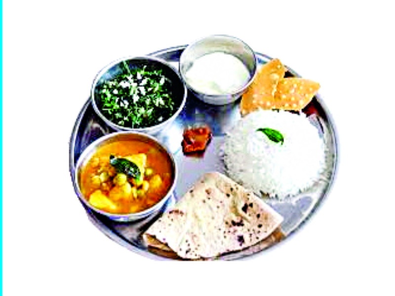 breakfast, dining rates dropped in vidhan sabha election 2019 | विधानसभेच्या निवडणुकीत प्रचारातील नाश्ता, जेवणाचे दर घसरले
