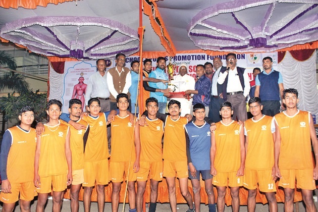 In the National Volleyball Championship held at Kopargaon, Haryana win | कोपरगाव येथे सुरु असलेल्या राष्ट्रीय व्हॉलीबॉल स्पर्धेत हरियाणा अजिंक्य