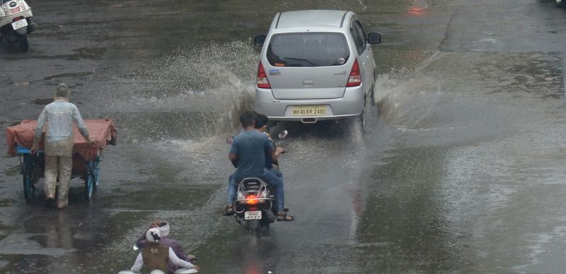 Heavy rain fall in Vidarbha: The death of two in Gondiya | विदर्भात संततधार : गोंदियात दोघांचा बुडून मृत्यू