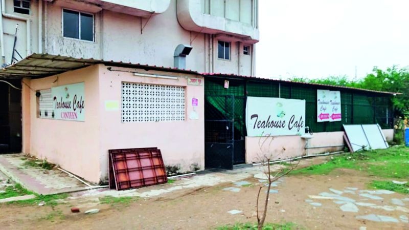 Nagpur University: The coffee in the examination Bhavan 'Kadu' | नागपूर विद्यापीठ : परीक्षा भवनातील कॉफी ‘कडू’