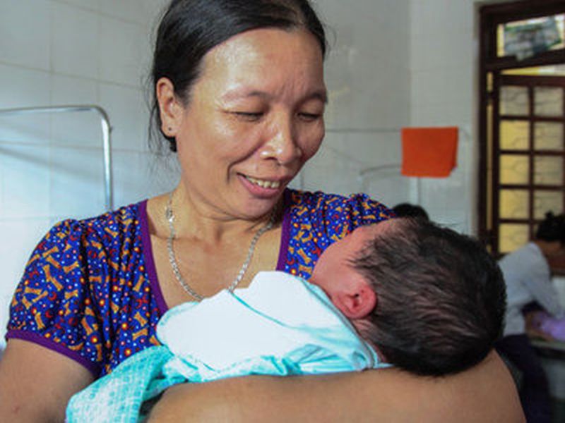 A woman gave birth to 7kg child | वजनदार ! 7 किलो वजनाच्या बाळाला जन्म, आई आणि बाळाची तब्येत ठणठणीत