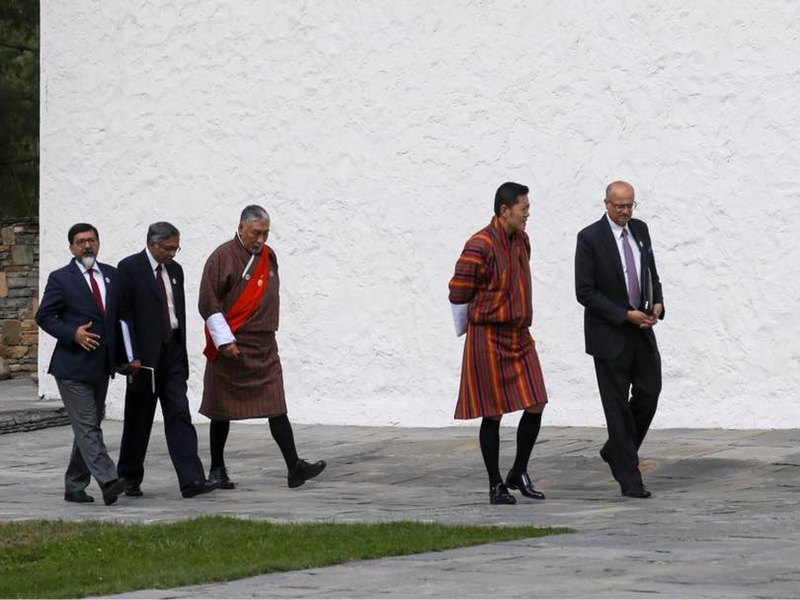 Foreign Secretary Vijay Gokhale pays 2-day visit to Bhutan | परराष्ट्र सचिव दोन दिवसांच्या भूतान दौऱ्यावर, डोकलाम पार्श्वभूमीवर महत्त्वाचा दौरा