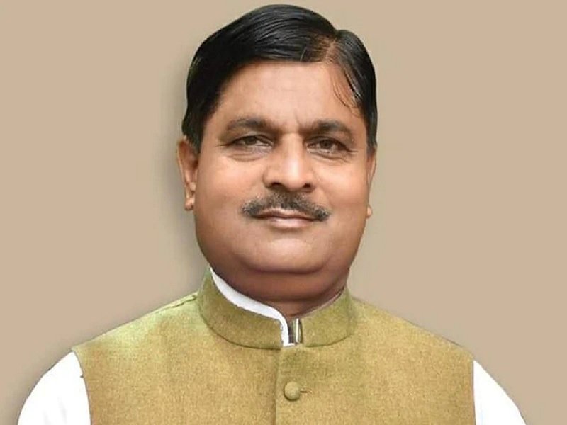 UP minister Vijay Kashyap die due to Corona | Vijay Kashyap : उत्तर प्रदेश सरकारमधील मंत्री विजय कश्यप यांचे कोरोनामुळे निधन