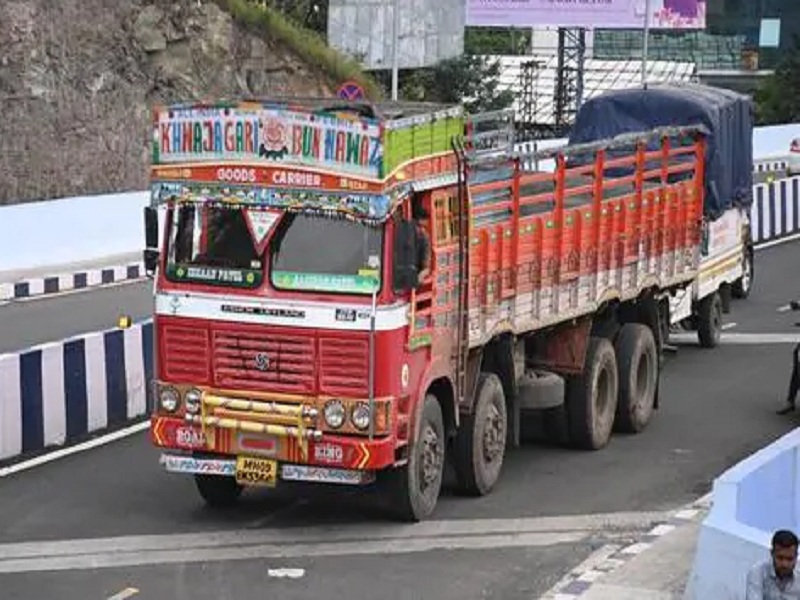 Heavy vehicles will be banned in central areas munciple commissioner vikram kumar | Pune : अवजड वाहनांना पुण्याच्या मध्यवर्ती भागात बंदी?