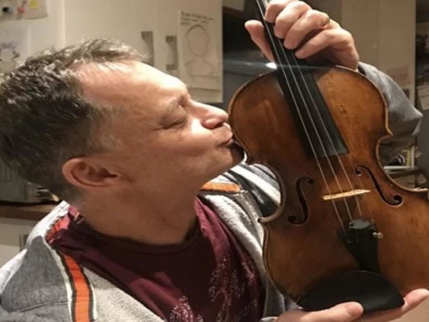 310 year old antique violin stolen from a train has been reunited with its owner | रेल्वेत हरवली होती तब्बल ३१० वर्ष जुनी दुर्मिळ व्हायोलिन, १० दिवसांनी 'अशी' मिळाली परत!