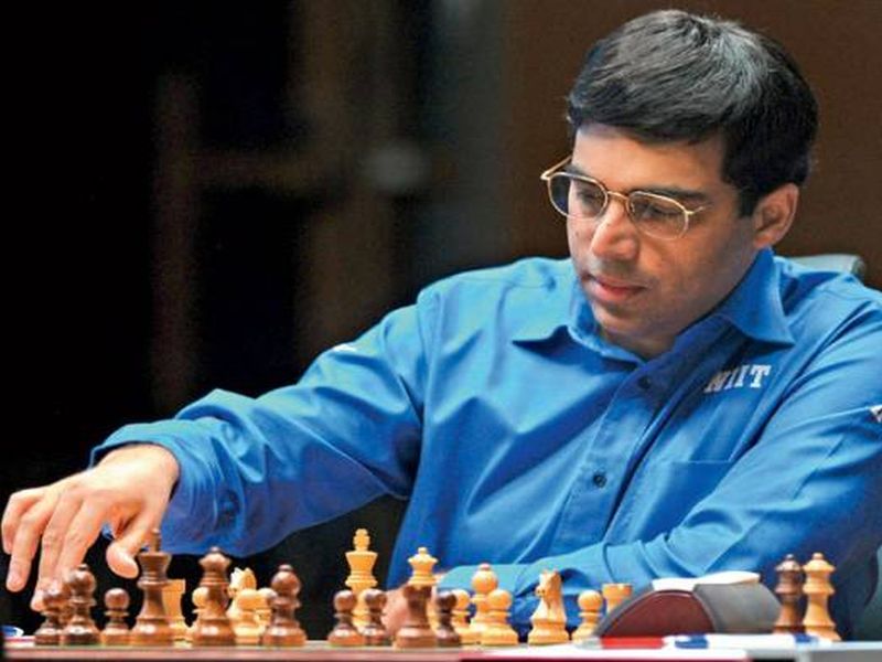 Viswanathan Anand's Carlsen Push | विश्वनाथन आनंदचा कार्लसनला धक्का