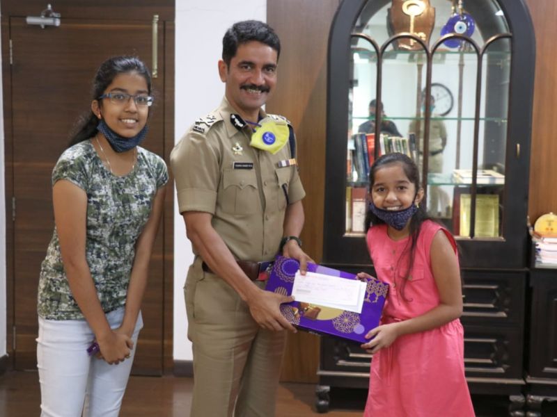 Chimukali celebrates 'Birthday' by visiting 'Khaki' | बालअभिनयासाठी मिळालेले ५१ हजारांचे मानधन चिमुकलीने ‘खाकी’ला भेट देत साजरा केला ‘बर्थ-डे’