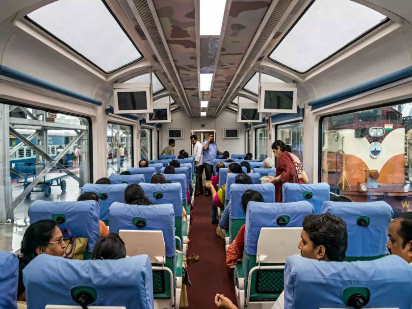 good response from passengers to central railways vistadome coaches | नद्या, धबधबे, पश्चिम घाटाचे पारदर्शी दर्शन; मध्य रेल्वेच्या व्हिस्टाडोम कोचना प्रतिसाद