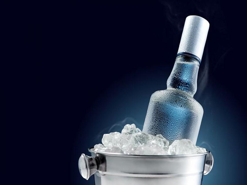Smart police performance; A bottle of 'vodka', a killer discovered on a glass set | पोलिसांची स्मार्ट कामगिरी; ‘वोडका’ची बाटली, ग्लास सेटवरुन शोधला मारेकरी