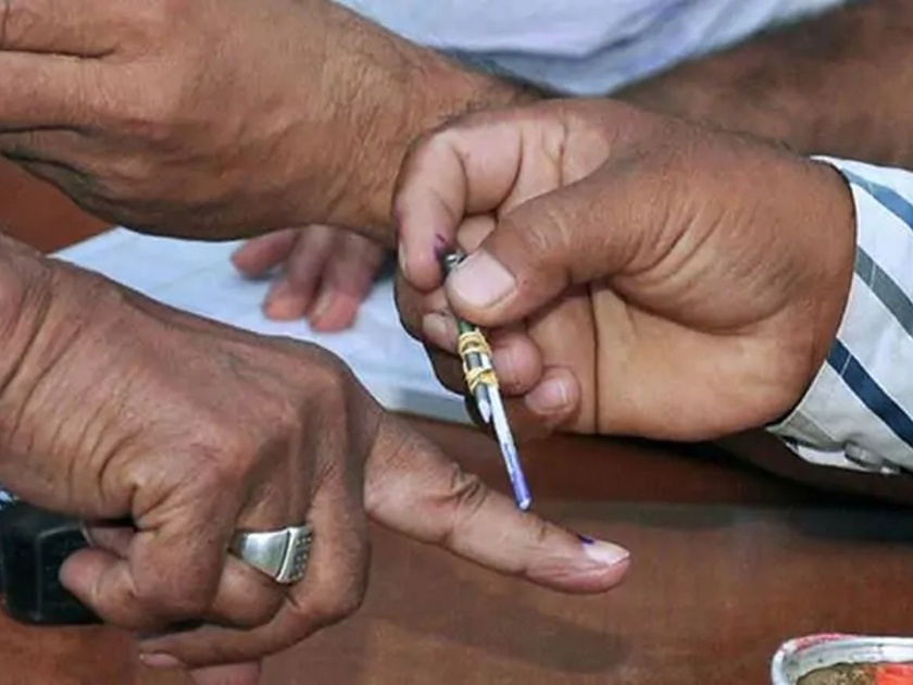 43 liters ink to the fingers of 19 lakh voters | १९ लाख मतदारांच्या बोटांवर लागणार ४३ लीटर शाई