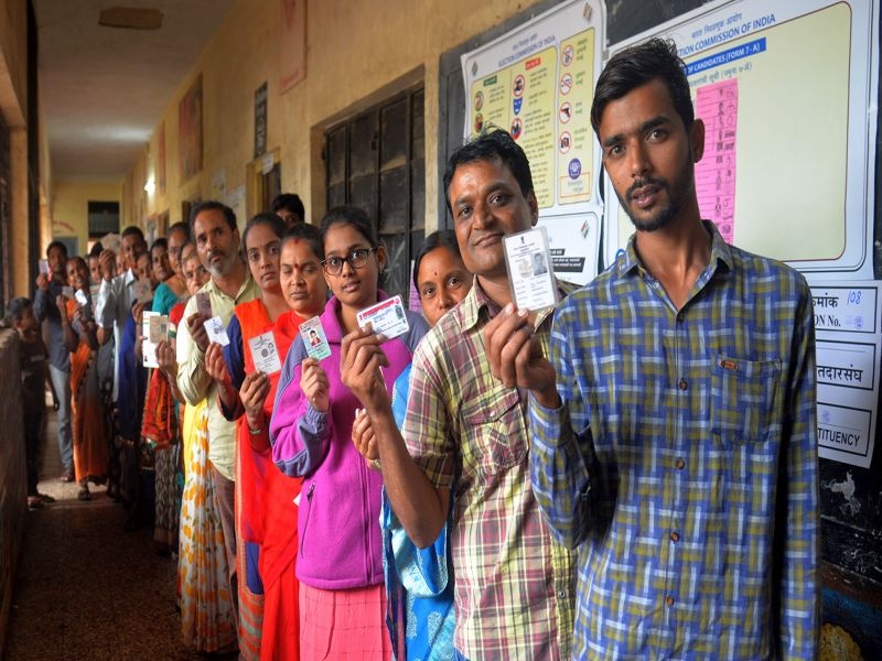 Nashik district polls till 8 pm | Maharashtra Election2019 नाशिक जिल्ह्यात सायंकाळी ५ वाजेपर्यंत ५६ टक्के मतदान