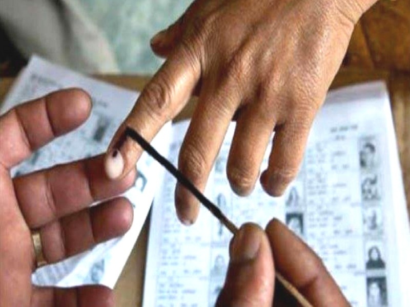 Research: 63 liters ink will need 22 lakh voters | रीसर्च : २२ लाख मतदारांच्या बोटावर लागणार ६३ लिटर शाई
