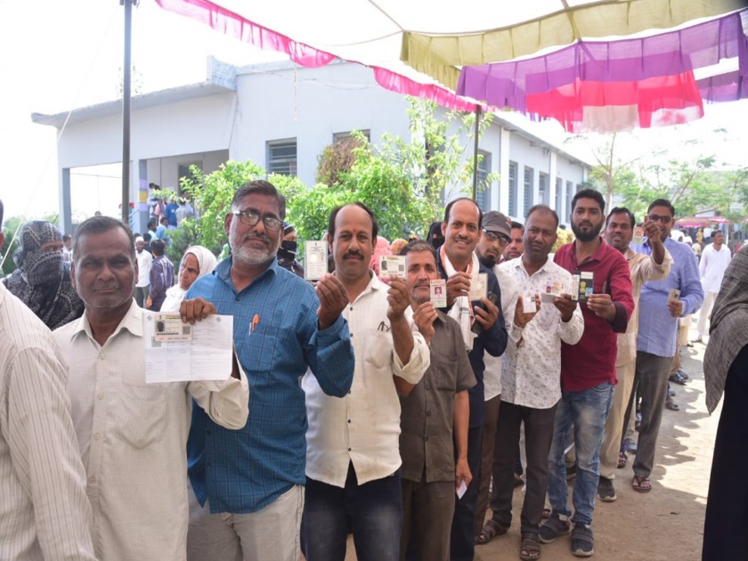 Voter turnout increases in Parbhani district; 33.88 percent polling in six hours | परभणी जिल्ह्यात मतदानाचा टक्का वाढता; सहा तासात ३३.८८ टक्के मतदान