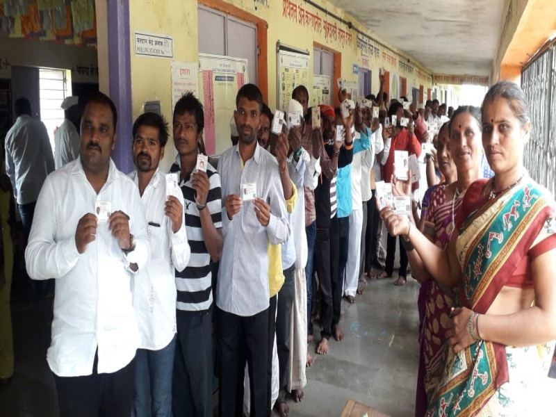 Maharashtra Election 2019 : 41 percent voting to afternoon 3 pm In Pune district | महाराष्ट्र निवडणूक २०१९ : पुणे जिल्ह्यात दुपारी ३ पर्यंत ४१ टक्के मतदान 