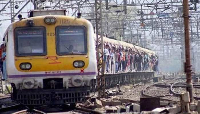 90 crore penalty from without ticket passengers | फुकट्यांकडून ९४ कोटींची दंडवसुली